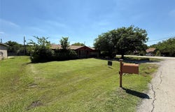 300 Linda Street, Roanoke, TX 76262