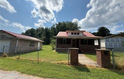 515 King Avenue, Madison, WV 25130