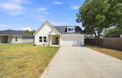 370 Third Avenue, Milford, TX 76670