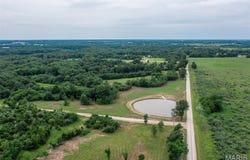 8 Halyon Estates, Perry, MO 63462