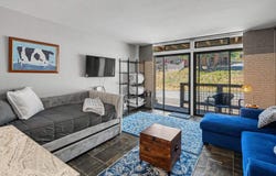 11589 Snowpeak Way, Truckee, CA 96161-5352