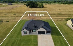 5121 S Pleasant Valley, Gentry, AR 72734