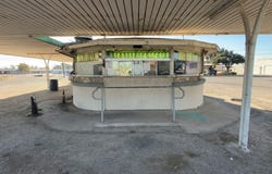 304 E Sealy Ave, Monahans, TX 79756