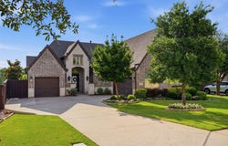 1221 Falcon Drive, Grapevine, TX 76051