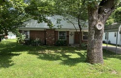 211 S 15th Street, Murray, KY 42071
