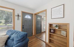 202 Bonnie Brae Avenue, Itasca, IL 60143