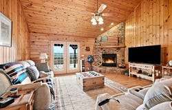 395 Hilltop Ln, Wilder, TN 38589