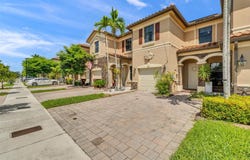 3309 W 91st Ter, Hialeah, FL 33018