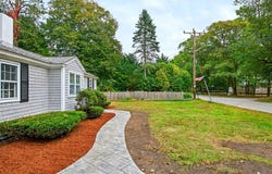 16 Lakeside Drive, Marstons Mills, MA 02648