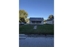 1052 Ellsworth Ave, Marshall, MO 65340