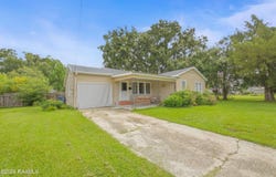 111 E Henry Street, Rayne, LA 70578