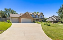 8620 Horton Circle, Urbandale, IA 50322