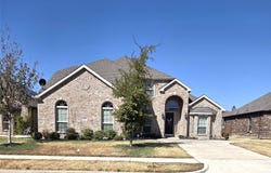 113 Bluewood Drive, Red Oak, TX 75154