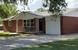 805 E Price Street, Garden City, KS 67846
