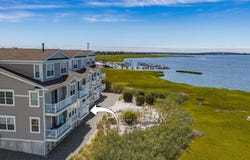 27 Bayside Dr, Somers Point, NJ 08244