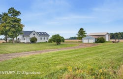 19422 Stuart Road, Chesaning, MI 48616