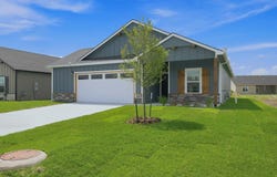 1558 N Emerald Valley Dr, Mulvane, KS 67110