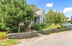 32 Benbridge Avenue, Warwick, RI 02888