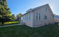 416 N Main St, Gordon, NE 69343