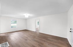 3075 Old Huntingdon Road, Lexington, TN 38351