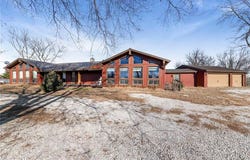 8046 Southpoint Drive, Camden, MO 64017