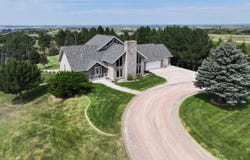 5 Lago Villa, Ogallala, NE 69153