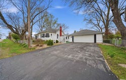 105 W C Street, Delavan, IL 61734