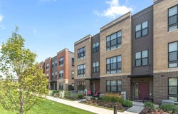 323 Summit Circle, Lombard, IL 60148