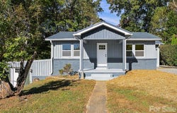33 Phipps Street, Weaverville, NC 28787