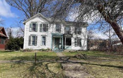 615 1st Avenue, Ackley, IA 50601