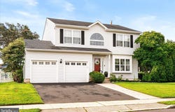 16 JERRYS Drive, BURLINGTON, NJ 08016