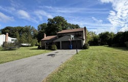 204 Willowcrest Drive, Windsor, CT 06095