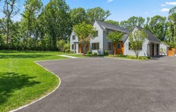 8 Ashwood Court, Southampton, NY 11968
