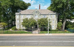 1116 POPLAR Ave, Memphis, TN 38105
