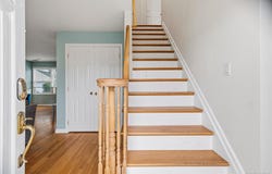 22 Park E, New Hyde Park, NY 11040
