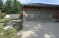 808 Mar Dr, Marshall, MO 65340