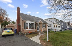 83 Oklahoma St, Springfield, MA 01104
