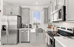 8445 Apache Drive, Show Low, AZ 85901