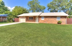 16 Sue Lane, McLoud, OK 74851