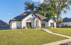 110 Rose Row, Winona, TX 75792