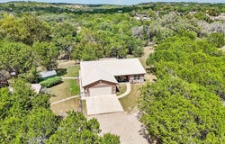 1119 Monroe Dr, Kerrville, TX 78028