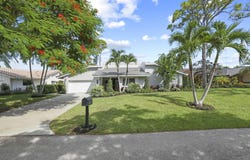 824 Foxpointe Circle, Delray Beach, FL 33445