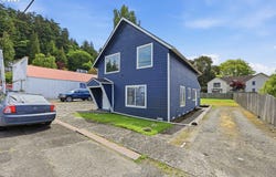 100 COMMERCIAL Ave, Gardiner, OR 97441