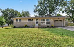 106 Paula Drive, St Charles, MO 63301
