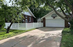 802 W 3rd St, Pratt, KS 67124