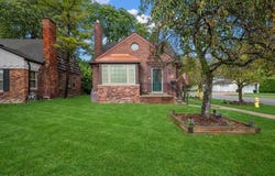 1292 Vernier Road, Grosse Pointe Woods, MI 48236