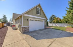 60 W TAYLOR St, Carlton, OR 97111