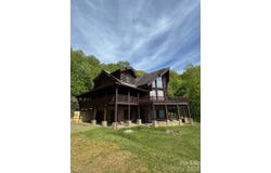 686 Hyacinth Drive, Clyde, NC 28721