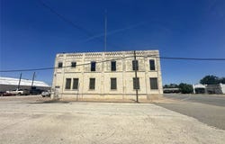 202 N Central Avenue, Knox City, TX 79529
