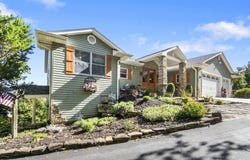 1079 Cambridge Drive, Blue Eye, MO 65611